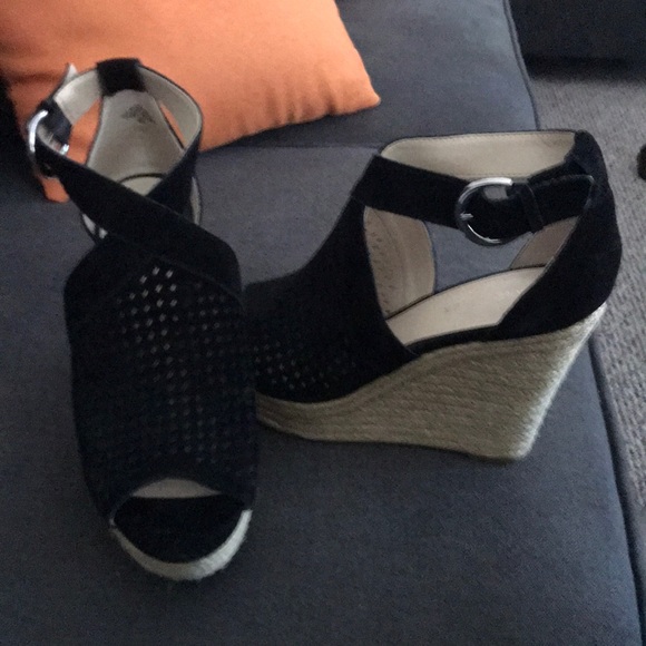 Marc Fisher Black Wedge size 9 - Picture 1 of 4